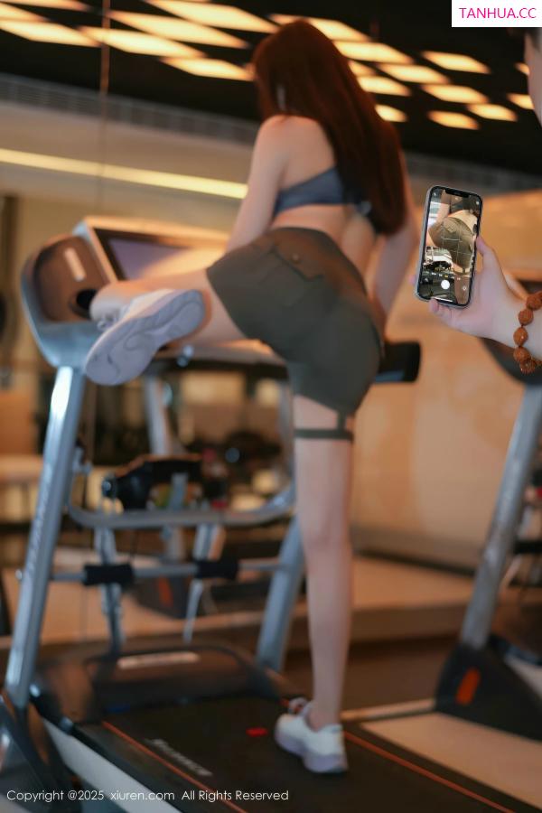  [XiuRen]高清写真图 2025.11.05 No.10950 心妍小公主 紧身运动服第12张图片